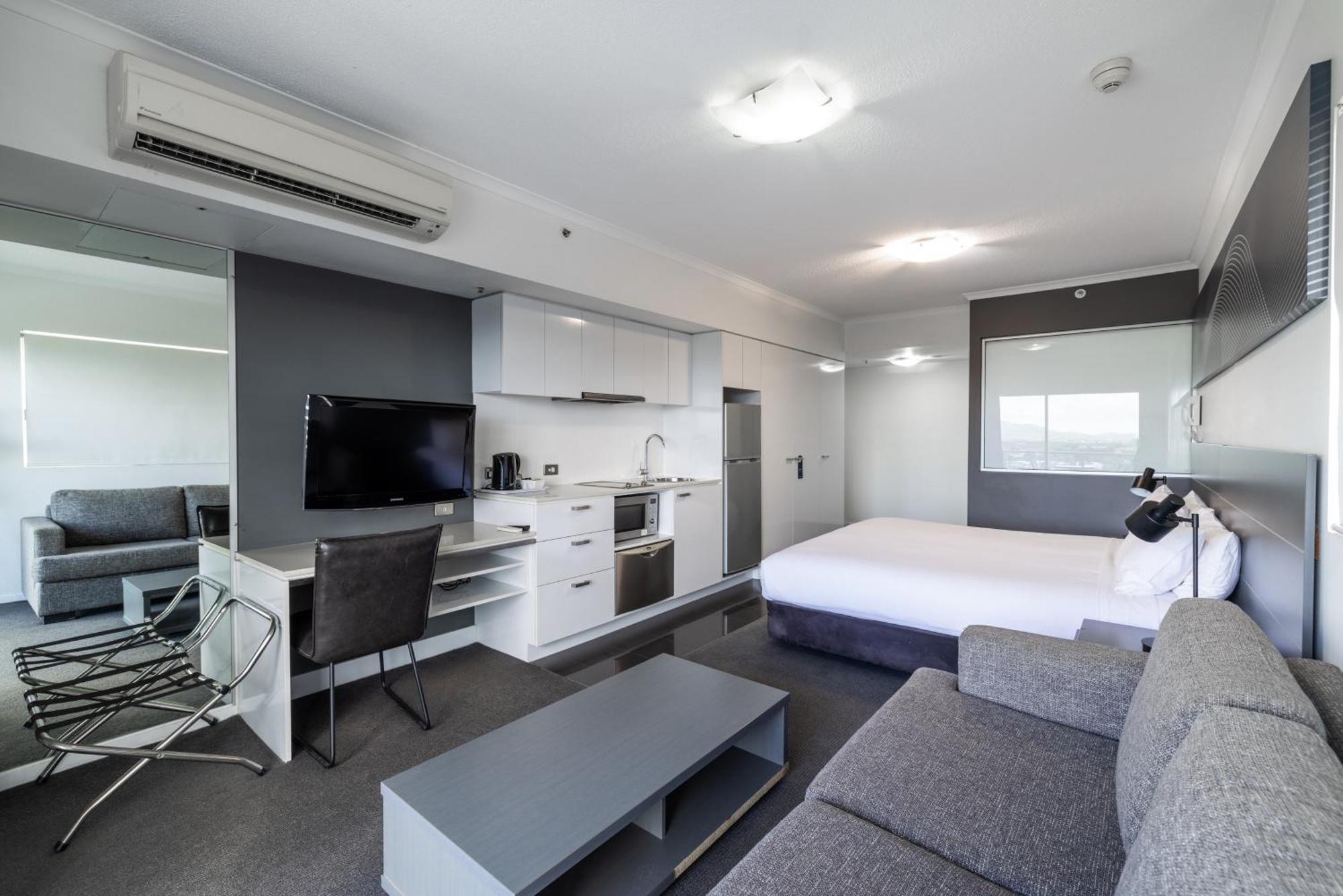 Oaks Townsville Metropole Hotel Exterior foto