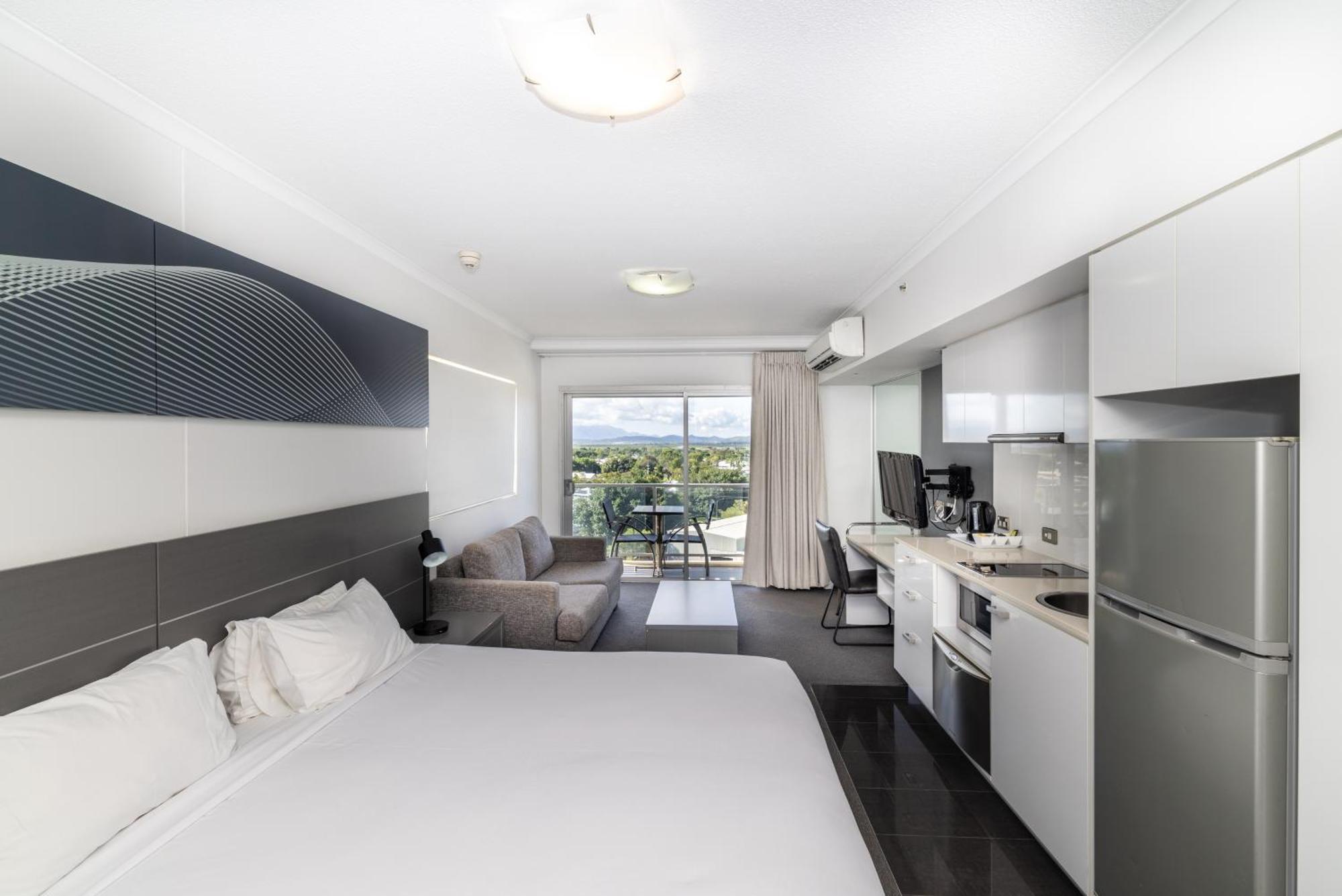 Oaks Townsville Metropole Hotel Exterior foto
